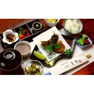 ①おこぜの唐揚げ定食 2,100円 通年 おこぜ 看板料理のおこぜ唐揚げをお手軽に