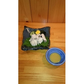 ⑥ハモの湯引き 900円 旬の瀬戸内の鱧を湯引きにしました。