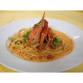 活わたりガニのクリームトマトスパゲッティ（通年）　1,420円（税込）　尾道近海の活わたりガニを使ったクリームトマトスパゲッティ。濃厚なワタリガニのミソと身をご堪能ください。