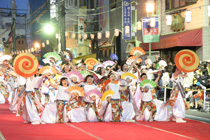 平和の舞姿連来夢団／スタジオ来夢